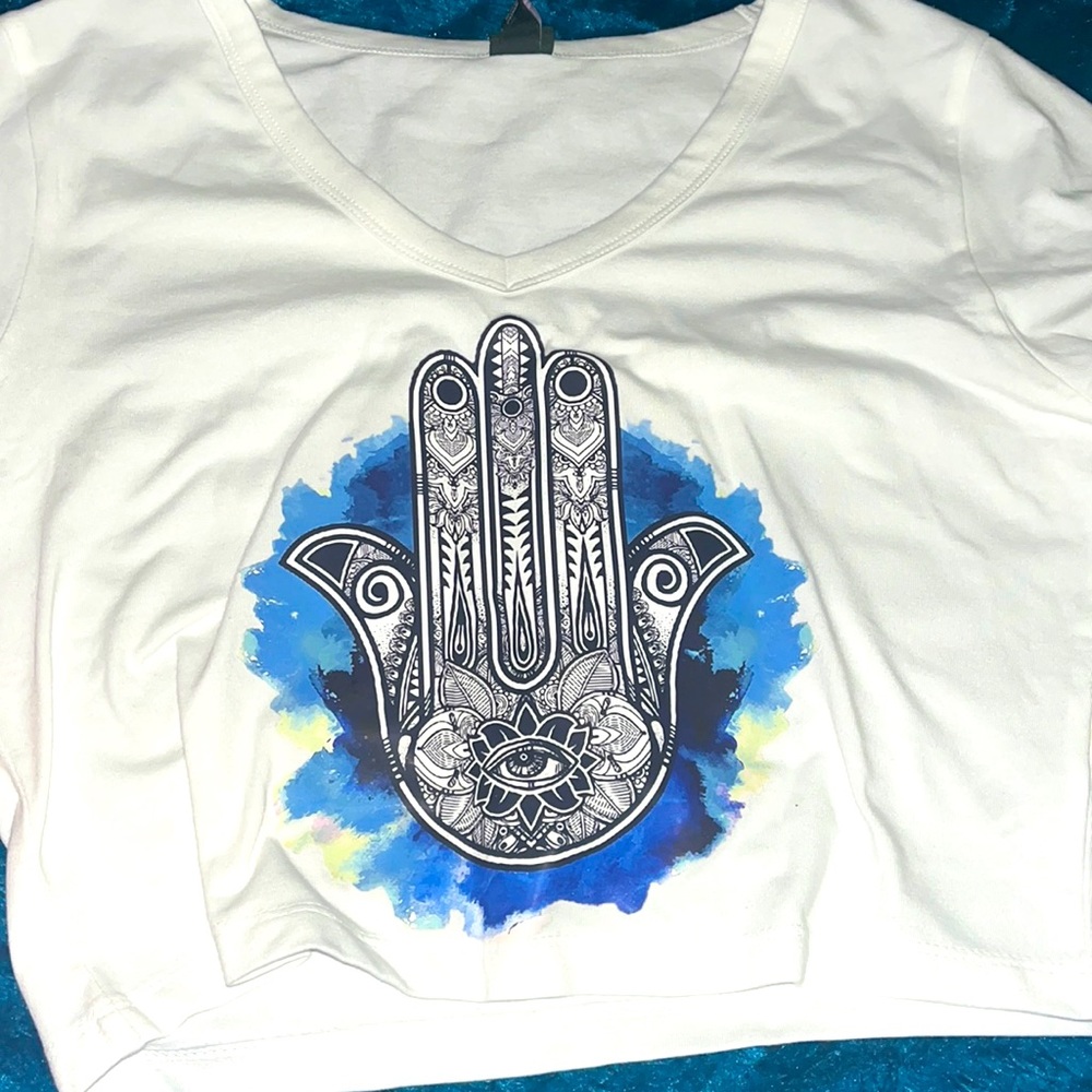 Women’s large Hamsa hand tank top. I can also do this vinyl on a tote bag
